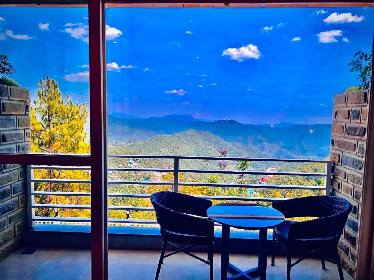 Hotel Wood Stock Luxury - A Boutique Property - Penthouse - Open Air Restaurant & Terrace Kasauli Exterior foto