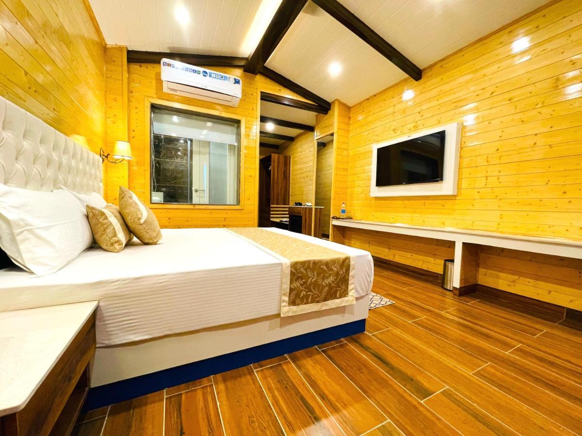 Hotel Wood Stock Luxury - A Boutique Property - Penthouse - Open Air Restaurant & Terrace Kasauli Exterior foto