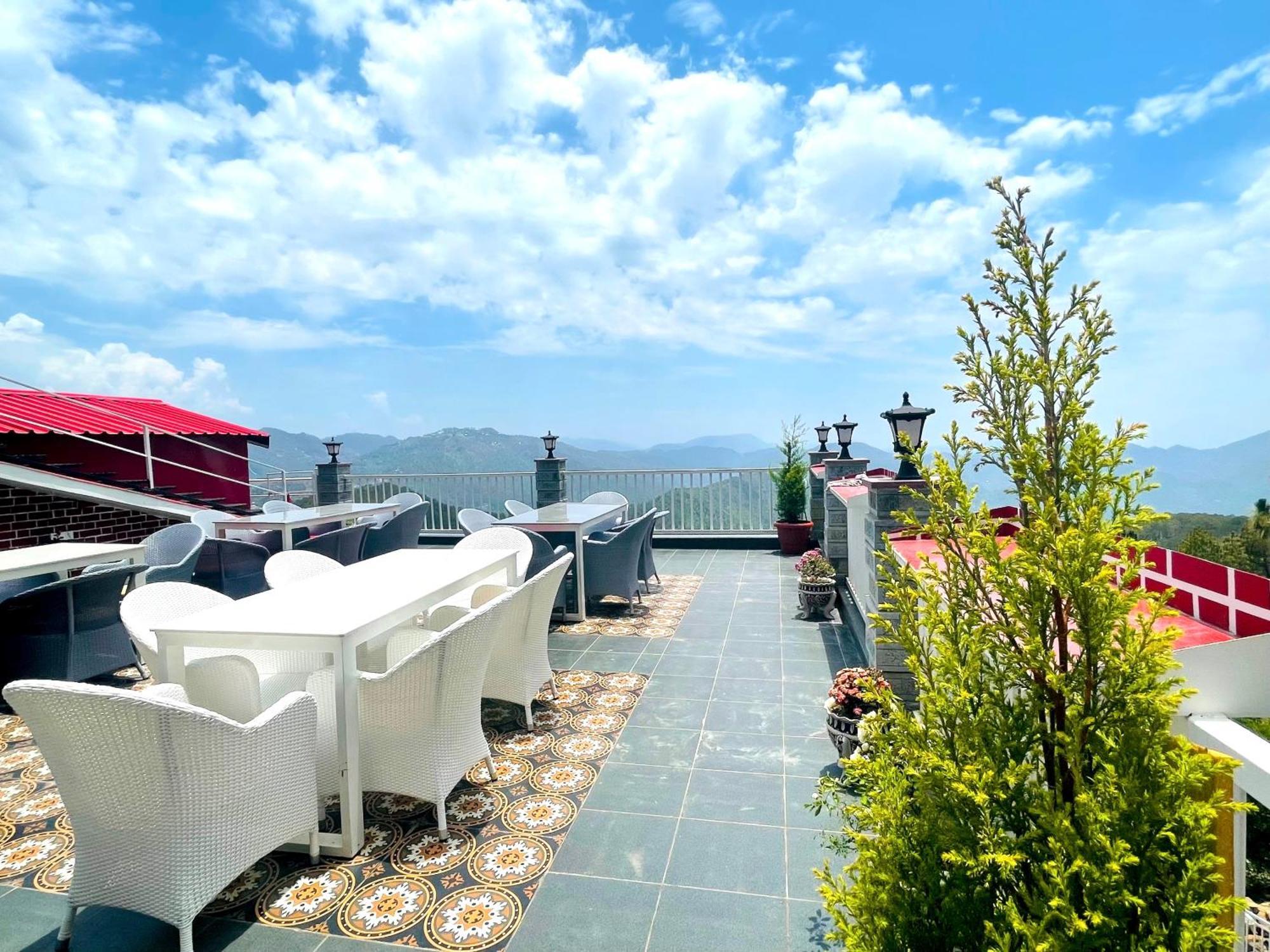 Hotel Wood Stock Luxury - A Boutique Property - Penthouse - Open Air Restaurant & Terrace Kasauli Exterior foto