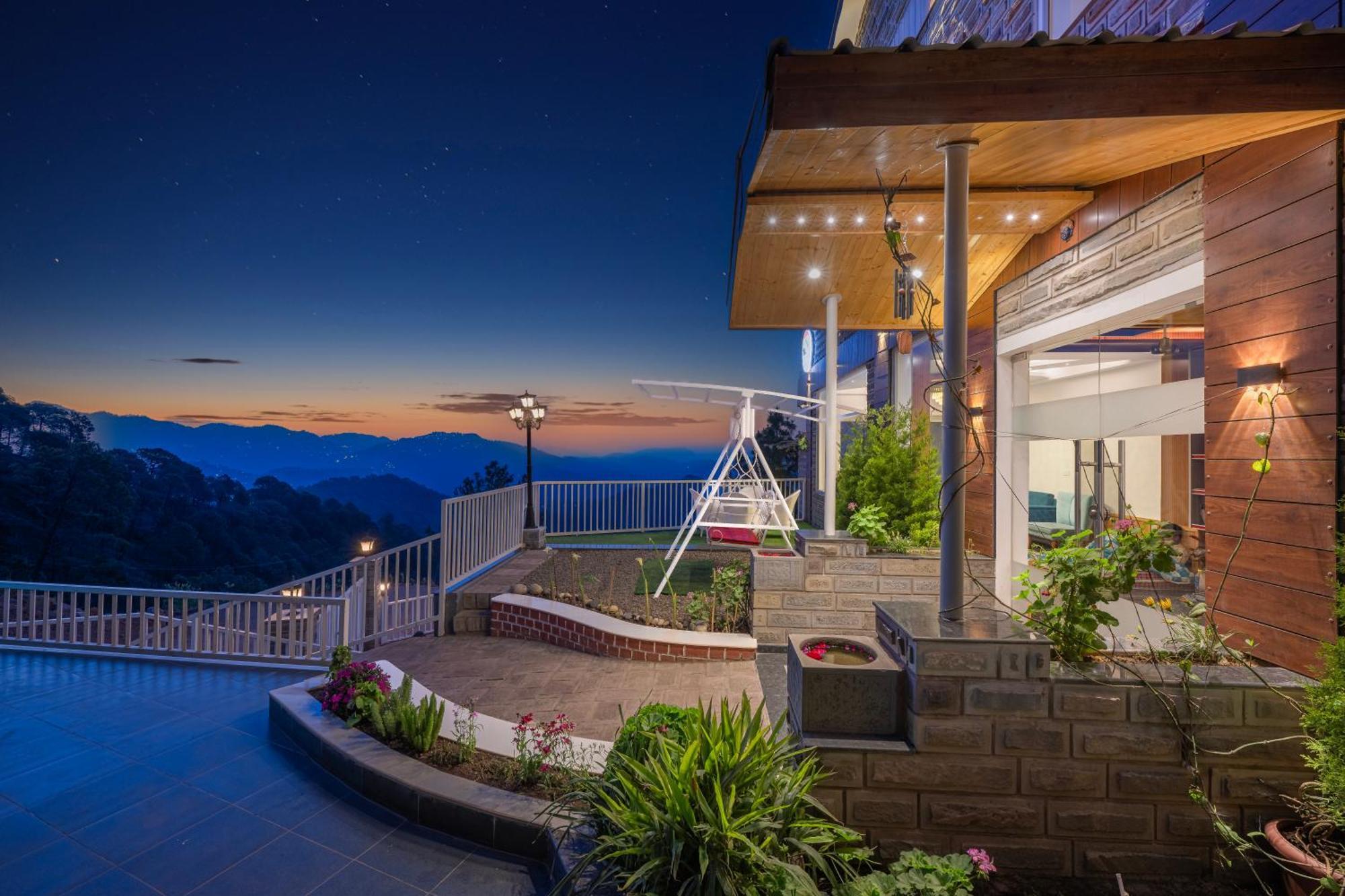 Hotel Wood Stock Luxury - A Boutique Property - Penthouse - Open Air Restaurant & Terrace Kasauli Exterior foto