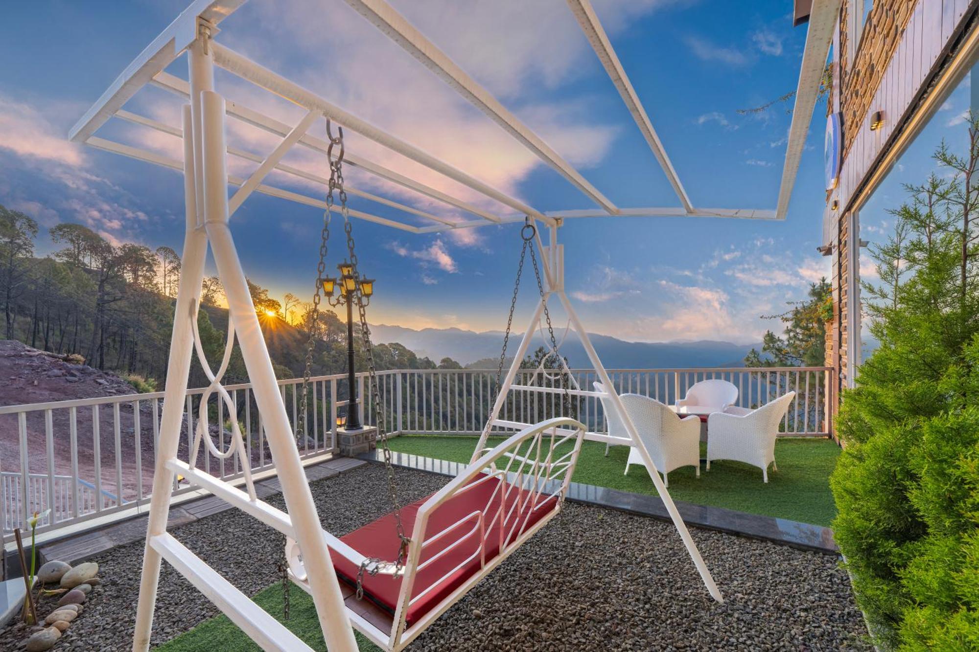 Hotel Wood Stock Luxury - A Boutique Property - Penthouse - Open Air Restaurant & Terrace Kasauli Exterior foto